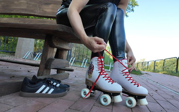 Patrycia_69: Modelo de patinar de látex follada por un extraño al...