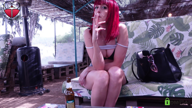 Candystart Videos: CEWEK INI LAGI ASIK COLI SAMBIL MEROKOK