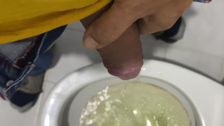 Latin mature king: 공공 서비스에 큰 자지 오줌