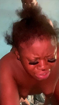 Une grosse bite noire a fait dégouliner ma voisine