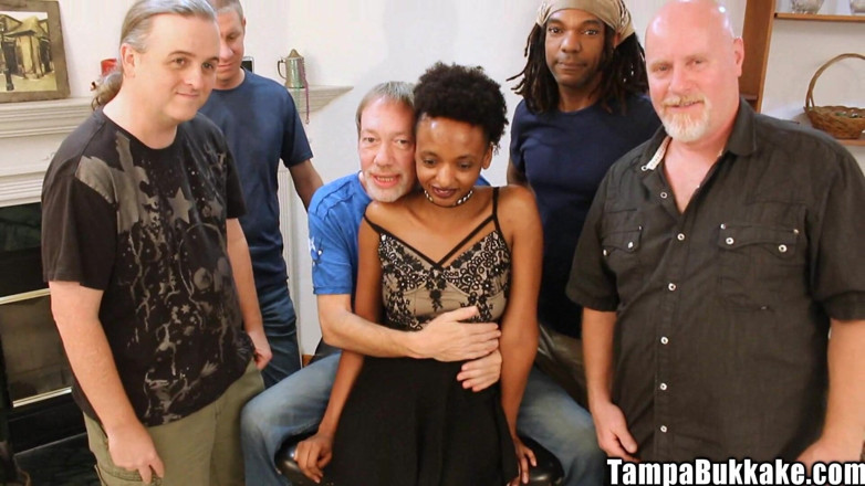 Tampa Bukkake: Negra anal puta esclava folla culo gangbang traga pollas hitachi...