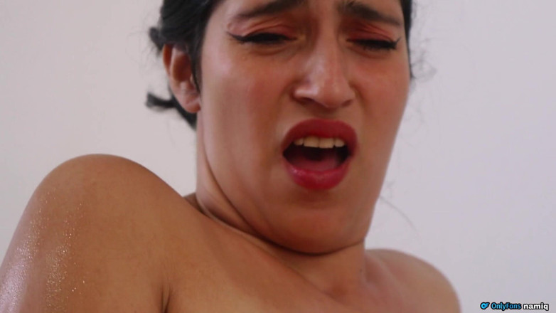 Solo_incognita: Donne tettone arrapate massaggiano le loro vagine fino al'orgasmo