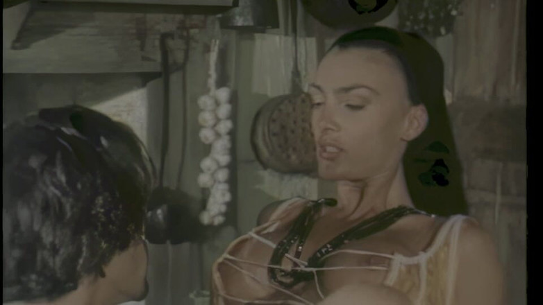 pornitaliangraffiti: Кармен не может удержаться и трахает этого молодого члена.