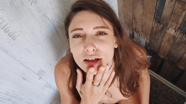 Talia Mint: Můžu ti vykouřet ptáka?