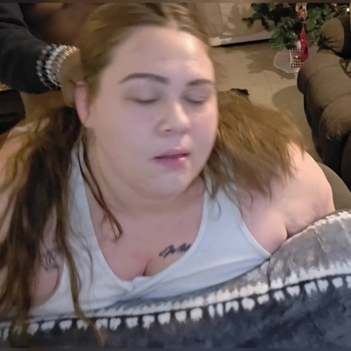 TrotzillaTheGod: ぽっちゃりした白人の女の子が犯されて義理の兄の精液を飲み込む