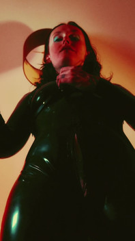Göttliche Hingabe: latex-anbetung, Spucke, Gas - und Toilettentraining pOV