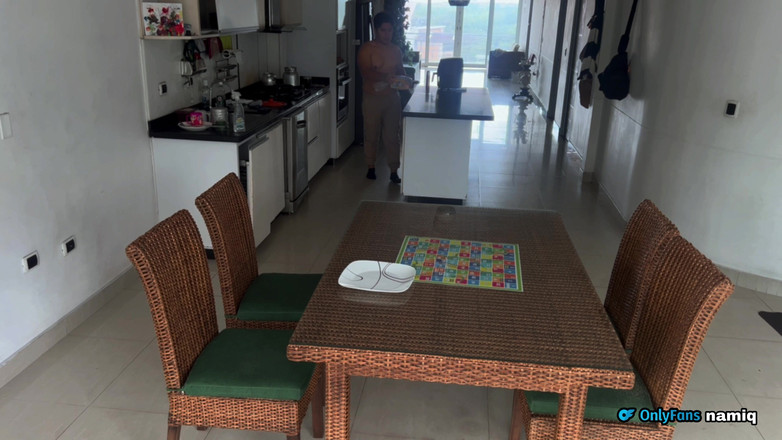 Roxxan: 当你和爱人做饭时，有性爱和啪