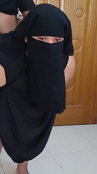 남편이 사무실에 갈 때 옆집 낯선 사람에게 따먹히는 Ankita Bhabhi