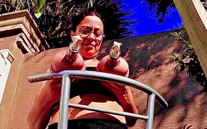 VeeVee Vixen: Sex Slave Nipple Enlargement Cam 3
