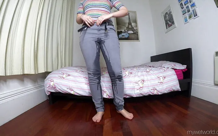 Faye Taylor: Faye Taylor sexy desperation to pee