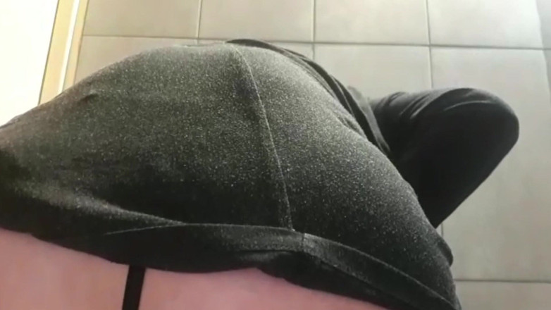 Aqua Pola: Berijd en plassen op een dildo