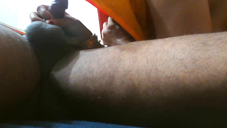 Busty Banuu: Phụ nữ làng đêm đầu tiên