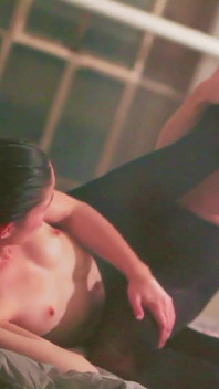Arrapata sorellastra ragazza con feticismo del piede filmata mentre fa sesso lesbico sexy