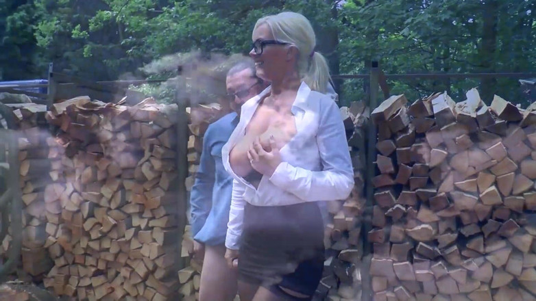 German Porn: ホットなドイツ人巨乳と口内射精コンピレーション