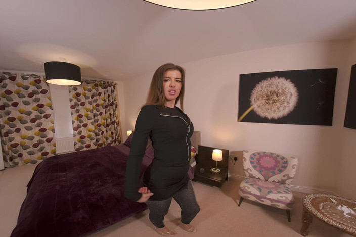 ZexyVR: Lexi - Bed Play