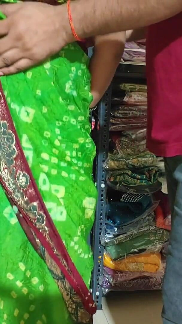 Sexy baby girl: Bhabhi gegen eine neue sari gefickt