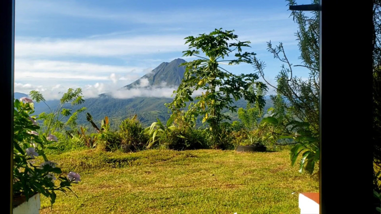 Wil9727: Vedere a vulcanului ARENAL în timp ce mă masturbează