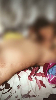 Jackson Fa Romanticismo Con La Sua Ragazza in Una Stanza Del Villaggio