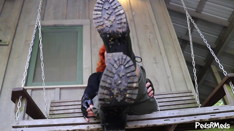 PedsRMeds: Peaches Giantess Kim Showing off Her Boots