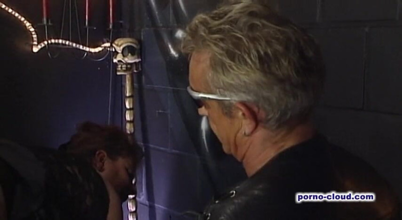 Porno Cloud: Gangbang amateur BDSM avec une salope BBW