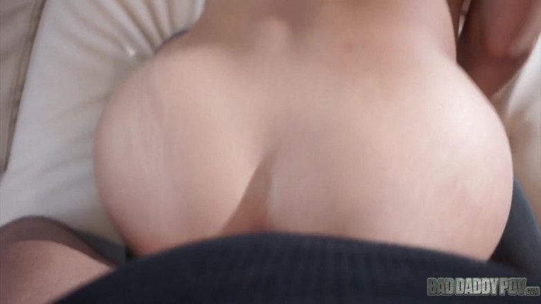 BadStepFamilyPov: 새아빠에게 따먹히는 허니 골드