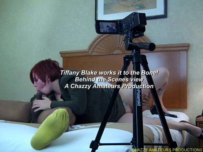 Gentleman Porno: Tiffany Blake จับควยดำอมและขย่มอย่างเสียว