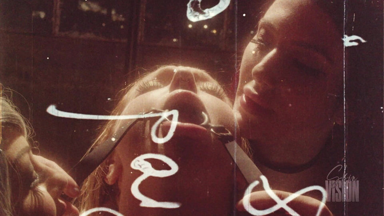 SkinVision: Le streghe del sesso lesbico corrompe l'innocente - luna luxxx &amp; kasara...