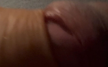 Stalionro: Bermain dengan Mainan Foreskin