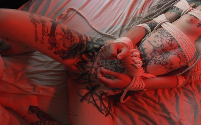 Z-Filmz: Nevinná teenagerka bondage anální šukání - Shibari, Doxy a První show