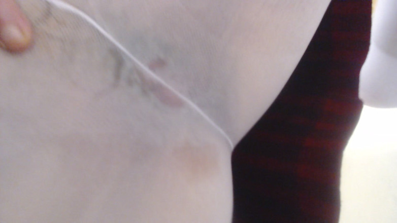 WEBREGINETTA2023: Van onder de rode rok tot kousen uittrekken en masturberen