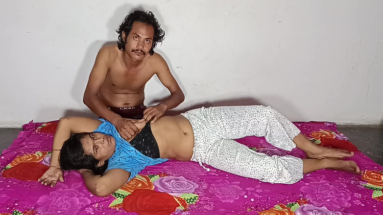 Desi Bhabhi Neha: Fumegante indiana milf sexo! Quente hindu esposa em sexo caseiro