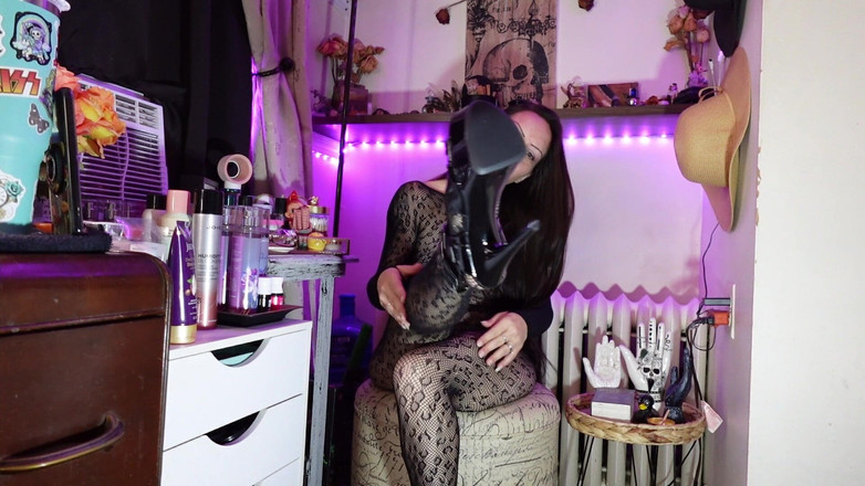 Raven Willow: Von meinen absätzen und meiner muschi verweigert
