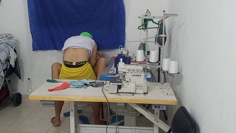 NEGRITA SEXY: Petualangan sensual si cewek super semok ini dientot sama teman...