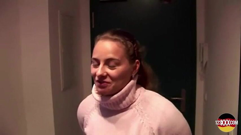 123XXX - 100% Amateurs: Curvy MILF Likes to Fuck with Strangers