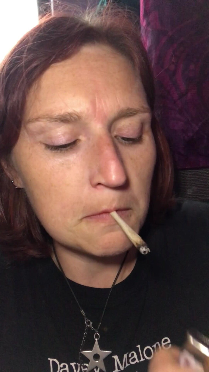 MistressWriggler: Bu sabah çok fazla kahve içildikten sonra bahçe yaparken kendimi ıslatmamaya çalışıyorum