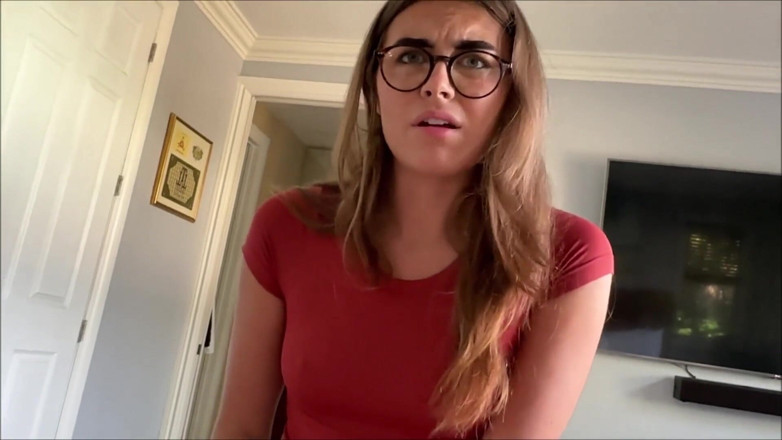 Alex Adams: น้องสาวเลี้ยงตัวเล็กพิสูจน์ว่าเธอไม่ใช่เด็กเนิร์ด - Selina Bentz - Family Therapy