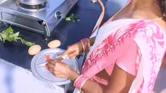Une villageoise indienne mariée se fait baiser en levrette, vidéo maison