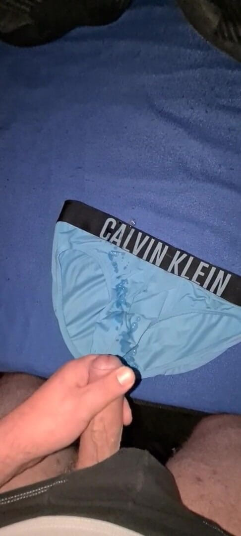 CumShorts: Сперма в нижній білизні 2
