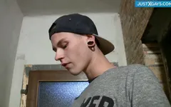 Чувак тінки-геї, гарячий член, солодке тіло з великим членом і, сексуальна дупа, вау, гаряче відео