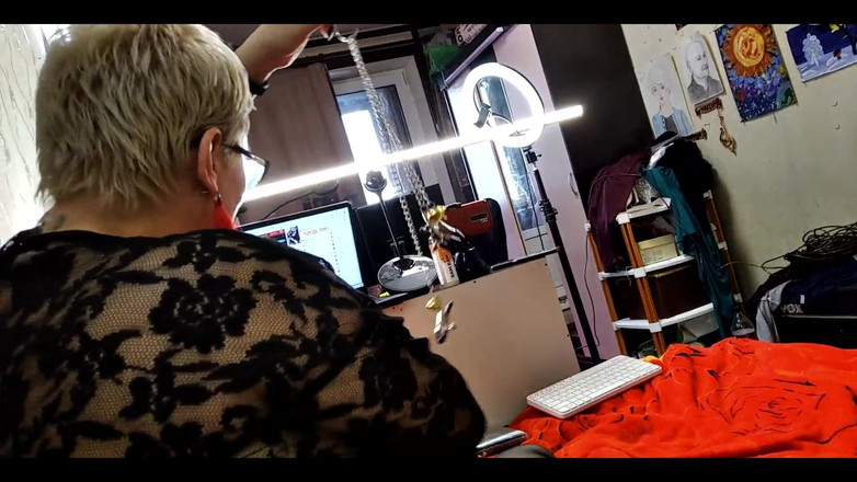 AimeeParadise: Aimeeparadise si cewek jalang rusia lagi asik tes klitoris dan...