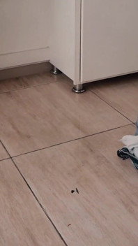 Zvlčil jsem si džíny čůráním Když zkouším oblečení