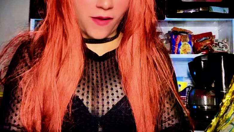 Goddess Li: Dea li che mangia uve!