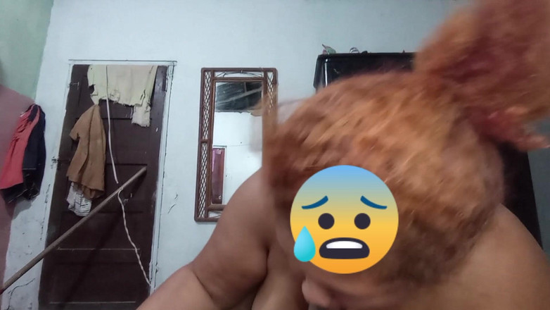 Gordita Culo Rico: 继母在这家伙的鸡巴上骑乘她的大屁股