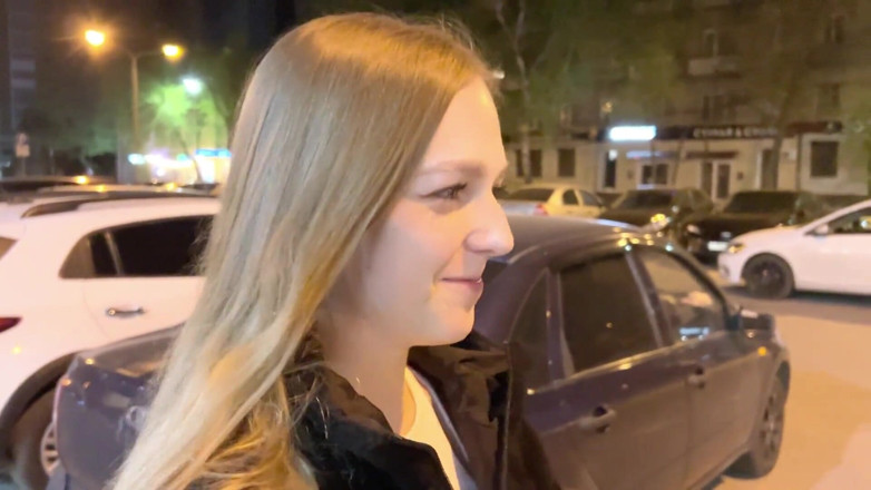 Arisha Mills: Una studentessa russa si è data per un ingegnere energetico