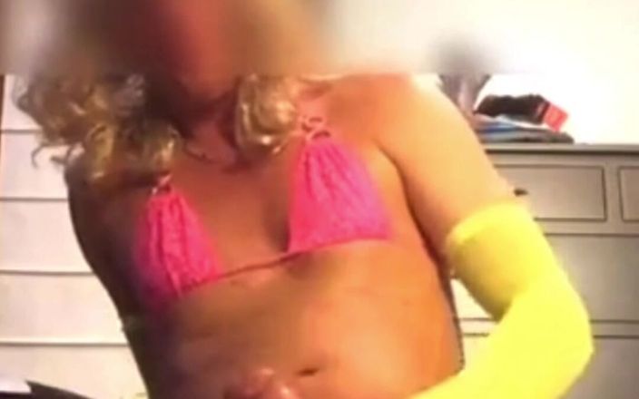 Orlandi480: Machine à baiser perdue et vidéo avec un énorme gode !