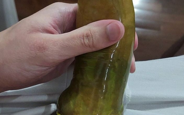 Lk dick: Giocare con un preservativo