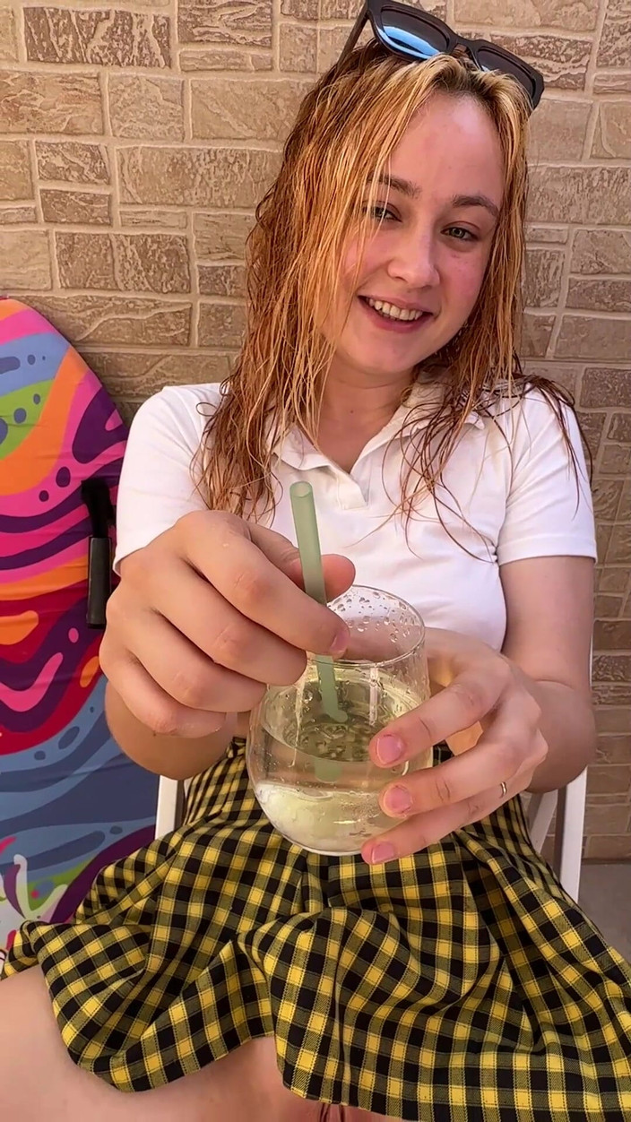 Sheryl X Sinclair: La compilation più completa di pisciate all'aperto 2025!