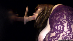 Cumdrinking Wife: Pelacur di gloryhole saat suaminya lagi di rumah 2