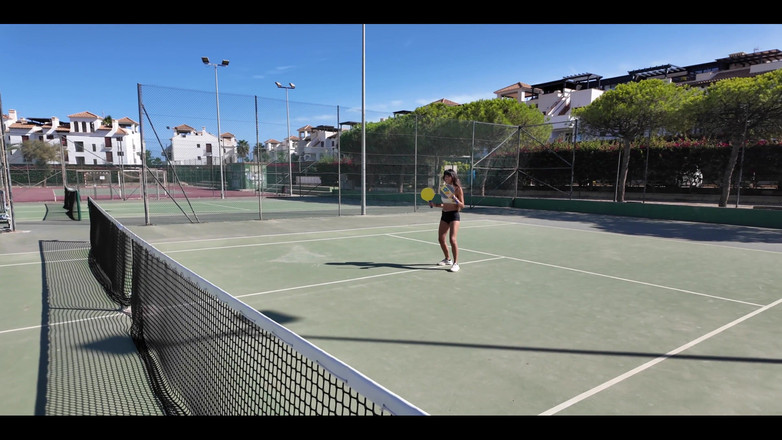 DaringKiara: Meine freundin überraschte mich mit einer Reise zu den Tennisplatz