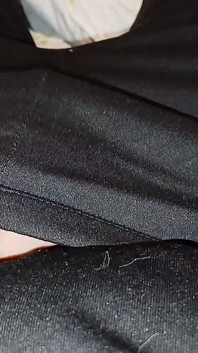 Lezbiyen kız arkadaşlarımın seks yaparken çıkardığı seslere mastürbasyon yapıyorum